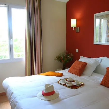 Rezort Le Hameau De La Pinede 3p 5/6p 4s Hyères