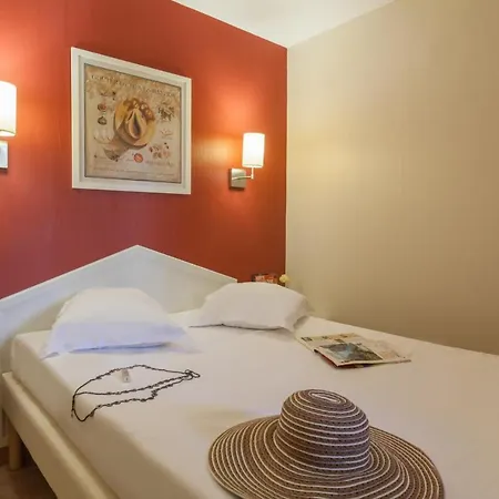 Rezort Le Hameau De La Pinede 3p 5/6p 4s Hyères
